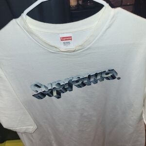 Supreme White Short Sleeve Tee with Graphic Design
